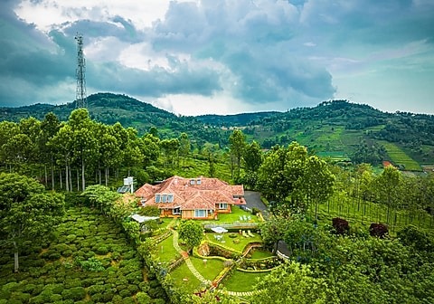 AMA STAYS & TRAILS  RAVEN'S NEST KOTAGIRI